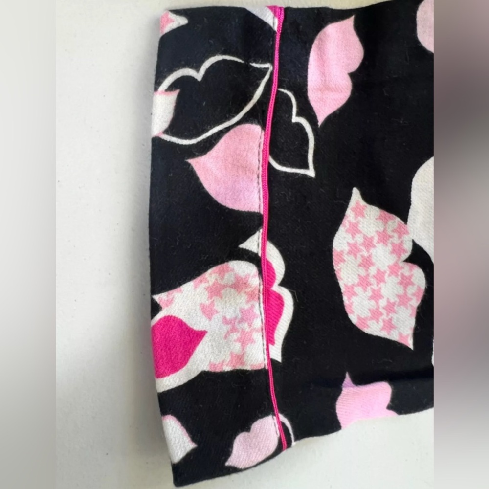 BNWOT Victoria’s Secret Kiss Lips Pajama Shirt. Size Large - Picture 6 of 9